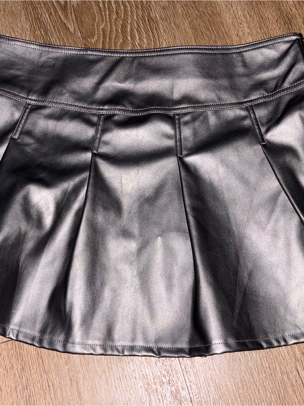 NWT Celebrity Pink XL Metallic Silver Faux Leather Pleated Mini Skirt Vegan b197